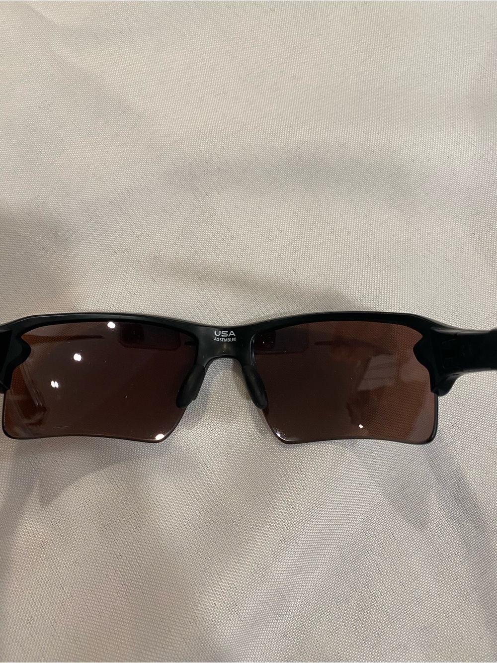 Men’s Oakley Black Frame Flak Sunglasses with Blue Mirrored Lenses - Picture 2 of 2